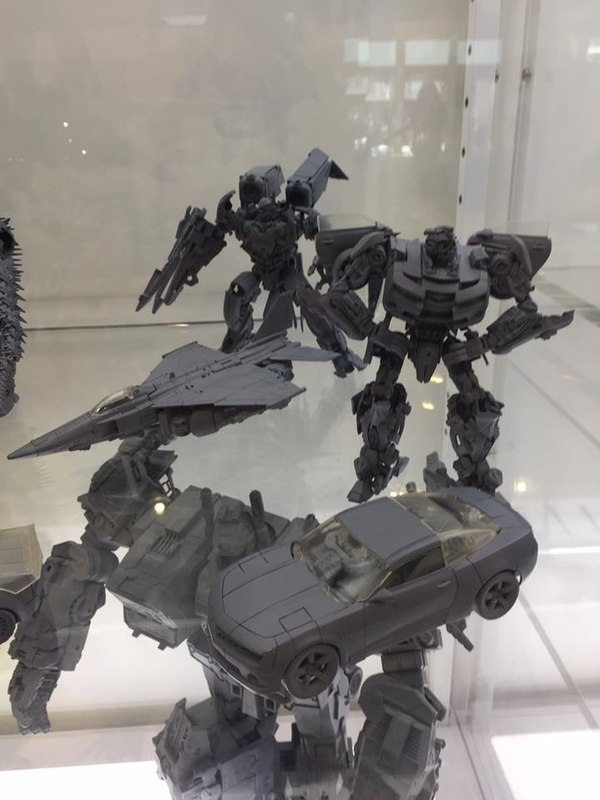 VOYAGER STARSCREAM COMBINER FEET   Photos From Prototype Display At HasCon 2017 Show Power Of The Primes Feature  (27 of 28)